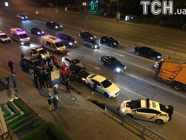 В Киеве погоня патрульной полиции за автомобилем завершилась тройным ДТП