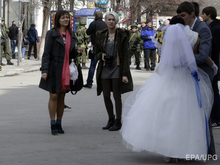 У Держдумі РФ запропонували перевіряти нареченого і наречену на спроможність мати дітей