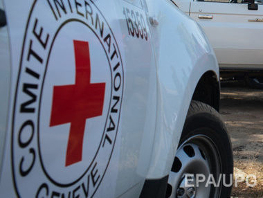 Боевики "ДНР" из пулеметов обстреляли сотрудников Красного Креста во время раздачи помощи жителям Доломитного – штаб АТО