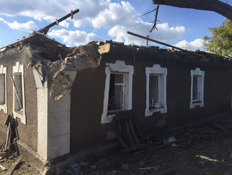 Аброськин сообщил, что боевики "ДНР" из "Градов" обстреляли Авдеевку, ранен мужчина