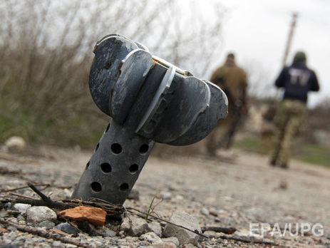 Боевики обстреляли жилые кварталы Марьинки, двое украинских бойцов ранены – штаб АТО