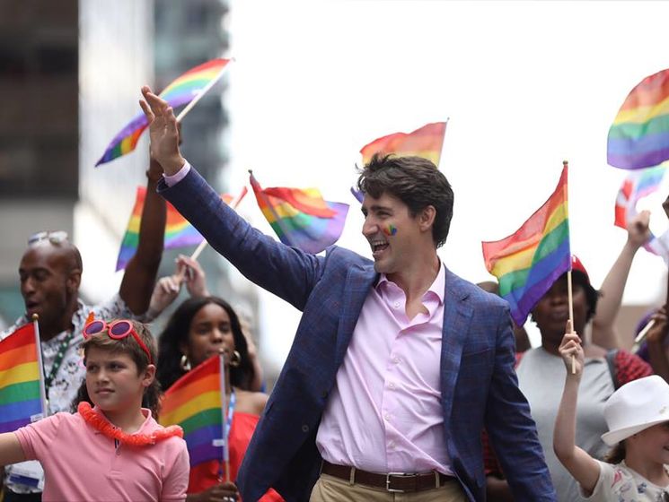 "Любовь &ndash; это любовь". Трюдо принял участие в гей-прайде в Торонто