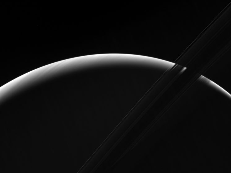 “Кассини” сфотографировал восход Солнца на Сатурне