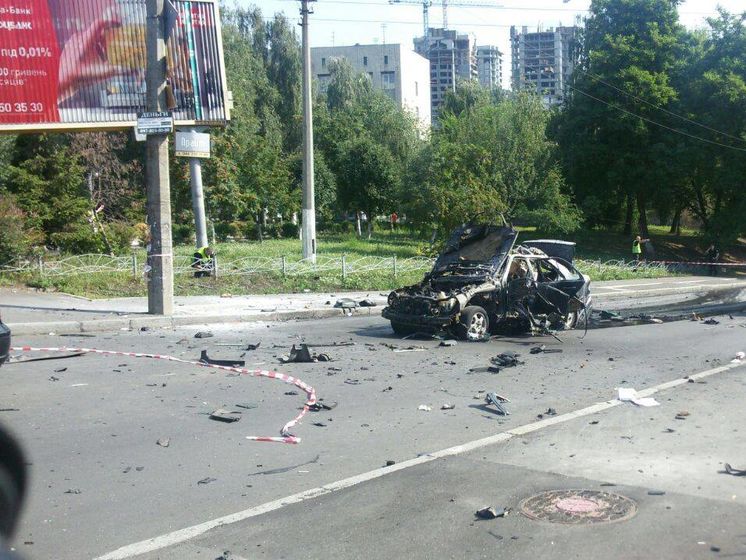 В результате взрыва автомобиля в Киеве, вследствие которого погиб офицер разведки, пострадала женщина – полиция