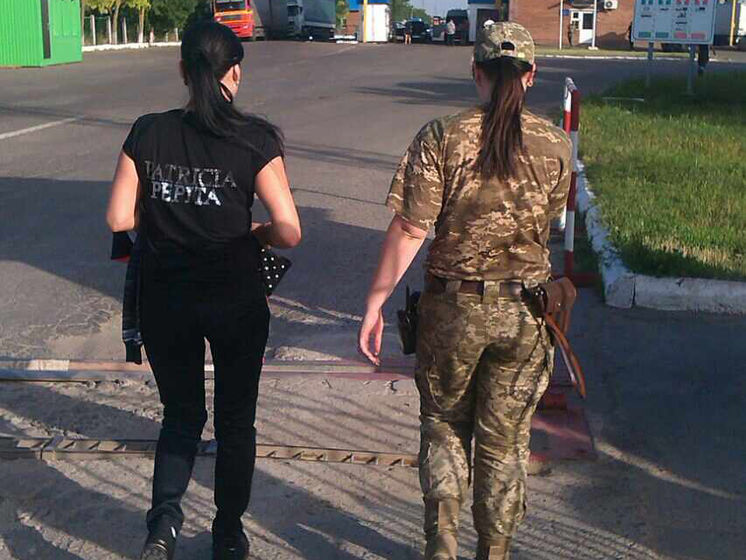 Молдова передала Украине женщину, воевавшую на стороне боевиков "ЛНР"