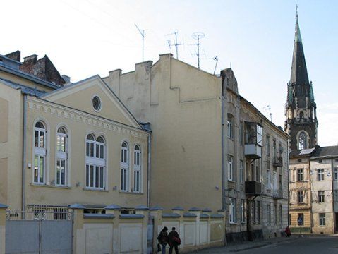 ﻿У львівську синагогу невідомі кинули "коктейль Молотова"