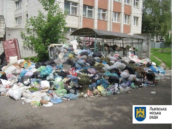 Львов перечислил Львовской ОГА 25 млн грн, но 5070 тонн мусора до сих пор не вывезли – горсовет