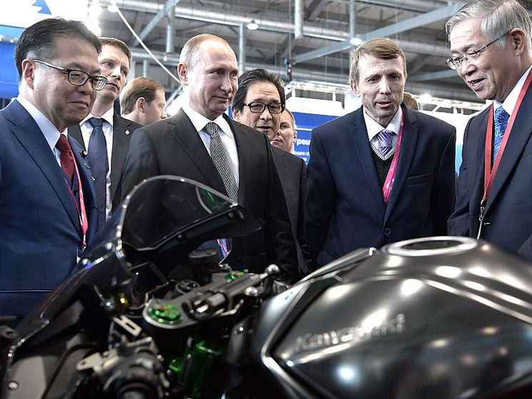 Песков: У Путина нет мотоцикла