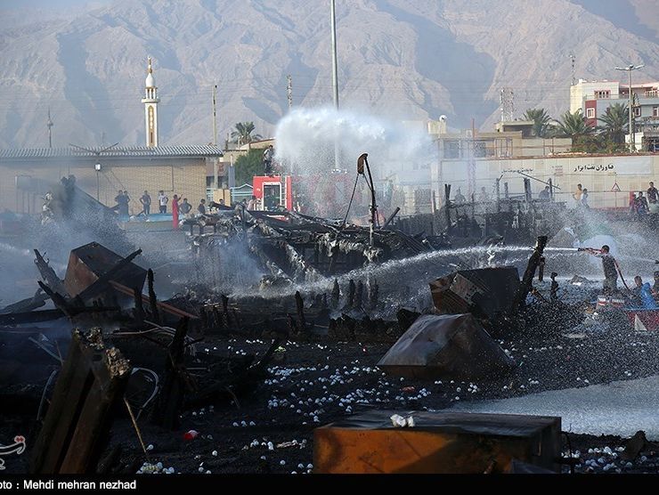 В порту Ирана от пожара пострадали 25 судов