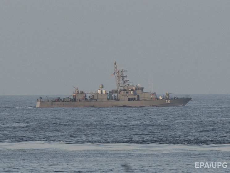Корабль ВМС США в Персидском заливе открыл огонь по иранскому судну