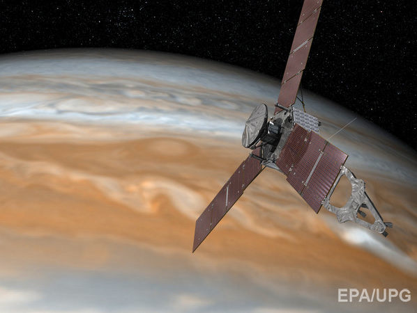 В NASA показали снимок огромного планетарного вихря на Юпитере