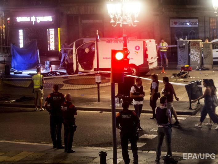 После атаки в Барселоне в Twitter провели флешмоб, чтобы помешать террористам отслеживать действия полиции