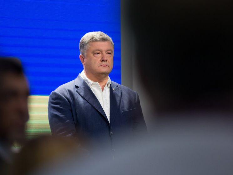 Порошенко: Украинский гимн снова будет звучать в нашем Донецке