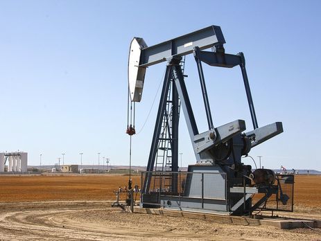 Саудовская Аравия и Россия выступают за продление на три месяца договоренности о сокращении добычи нефти