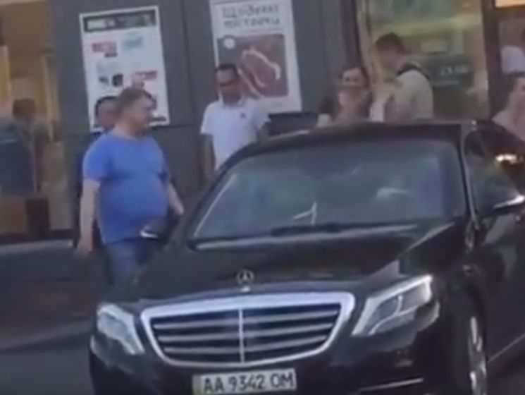 Блогер Олешко показал видео "Президент Украины, зашедший в супермаркет"
