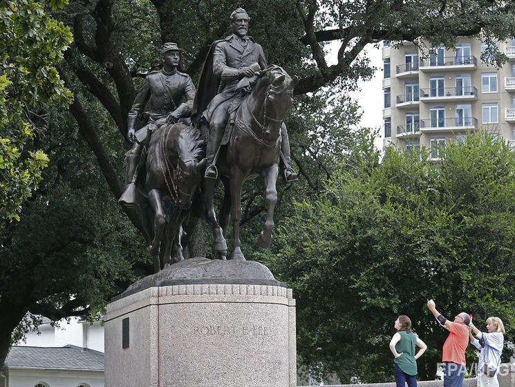 В Далласе демонтировали памятник генералу Ли
