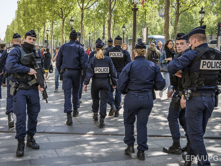 Крушение поезда, лесные пожары и пищевое отравление. Полиция Франции определила новые цели террористов – СМИ