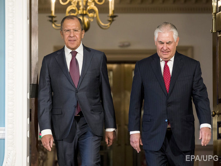 Лавров и Тиллерсон на неформальной встрече обсудили реализацию Минских соглашений