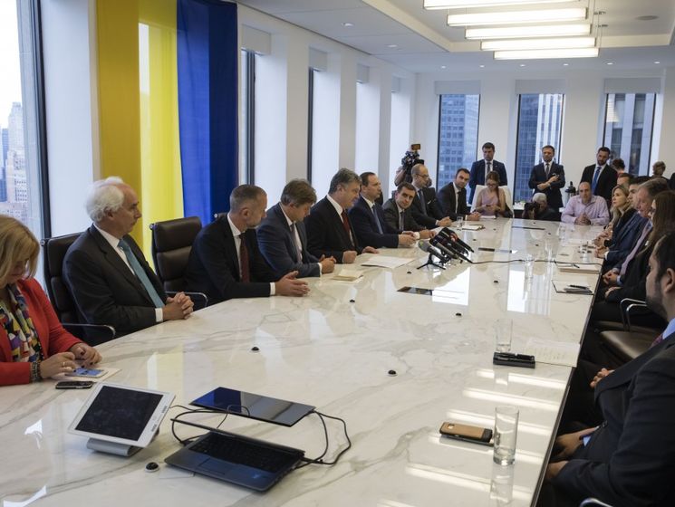 Порошенко сообщил, что Украина привлекла $3 млрд от размещения еврооблигаций на 15 лет