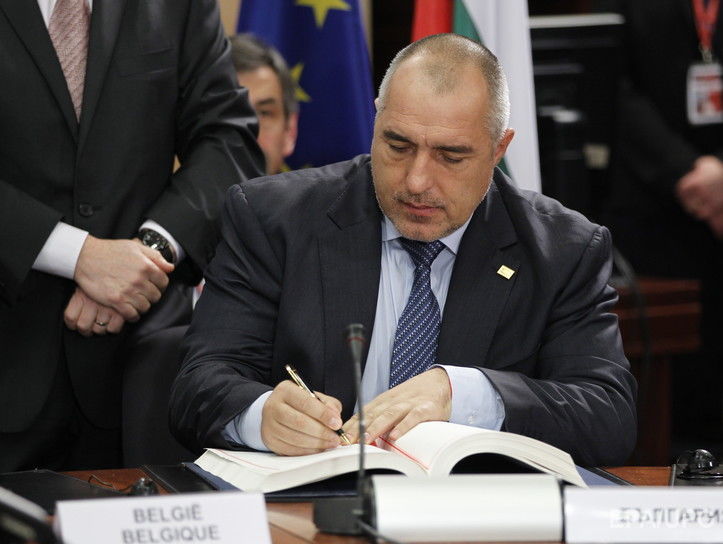 Премьер Болгарии заявил, что санкции в отношении РФ надо снять