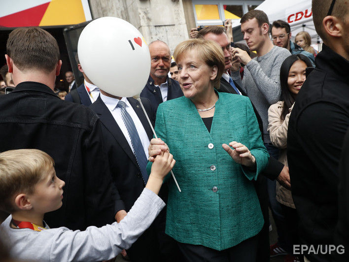 Меркель заговорила по-русски на пресс-конференции с детьми. Видео