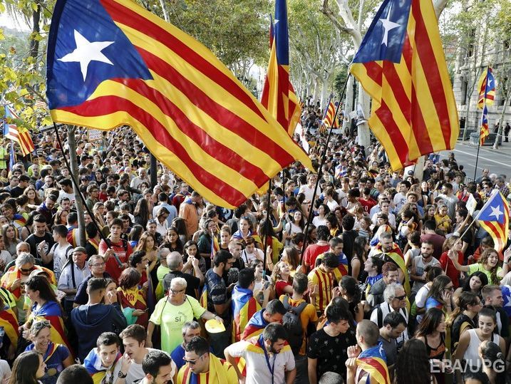 Еврокомиссия о референдуме за независимость Каталонии: Мы должны уважать конституцию Испании