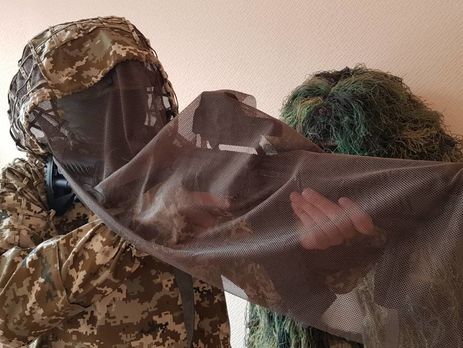 Тыловые службы ВСУ утвердили новый индивидуальный маскировочный комплект для украинских снайперов. Фоторепортаж