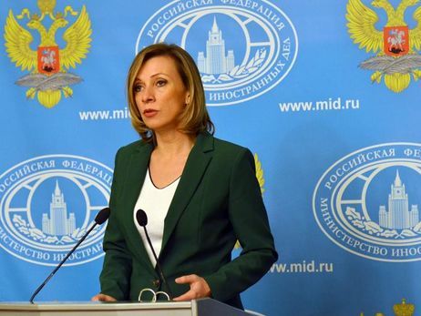 Захарова заявила, что в РФ могут ограничить работу американских СМИ в ответ на притеснение в США телеканала Russia Today