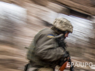 ﻿Снайпер бойовиків поранив українського прикордонника на контрольно-пропускному пункті "Мар'їнка"