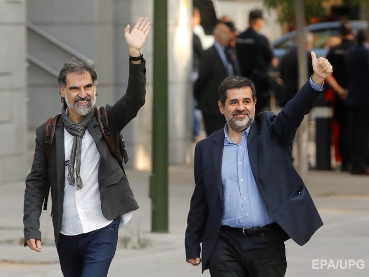 Суд Мадрида постановил взять под стражу двух каталонских националистов, обвиняемых в мятеже