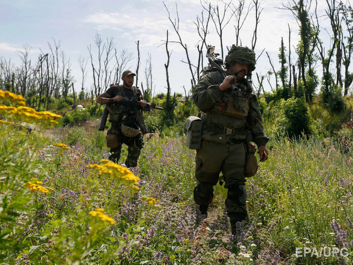 На Донбассе за сутки получил ранения один украинский военный – штаб АТО