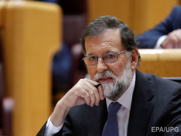 Премьер-министр Испании просит Сенат активировать статью конституции, приостанавливающую автономию Каталонии