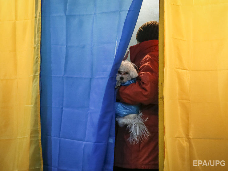 Беспартийная самовыдвиженка победила на выборах главы местной общины в Киевской области. Три партии заявили, что она &ndash; их представитель