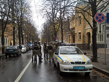 Полиция Харькова не нашла взрывчатку в доме, где НАБУ проводило обыск у сына Авакова