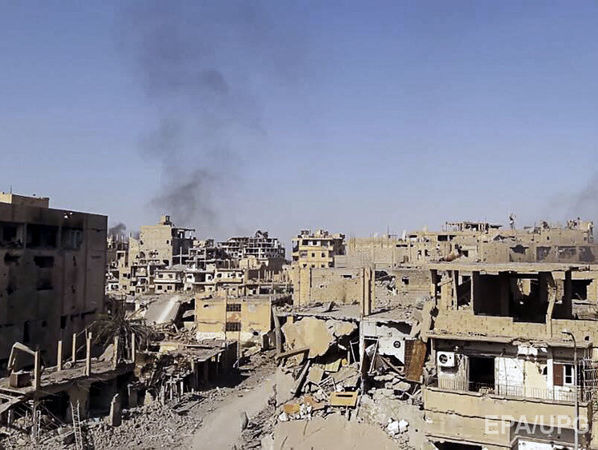 В результате теракта в сирийской провинции Дейр-эз-Зор погибло минимум 75 человек