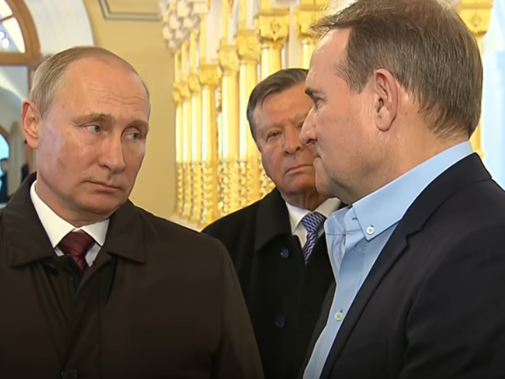 "Хочу обратиться к вам с просьбой, используя ваш авторитет, проявить гуманизм". Медведчук и Путин обсудили обмен пленными. Видео