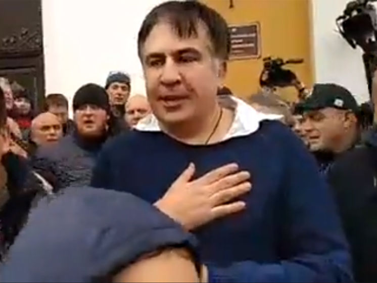 Активисты освободили Саакашвили