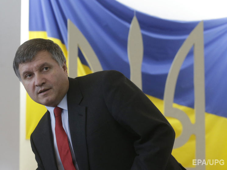 Суд по делу о госизмене Януковича сегодня заслушает Авакова и Яценюка
