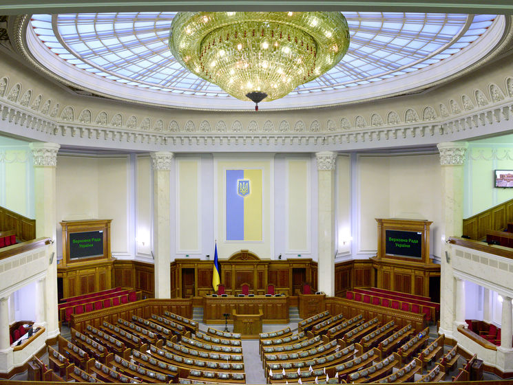 45,5% украинцев не видят в стране политиков, способных стать эффективными руководителями – опрос