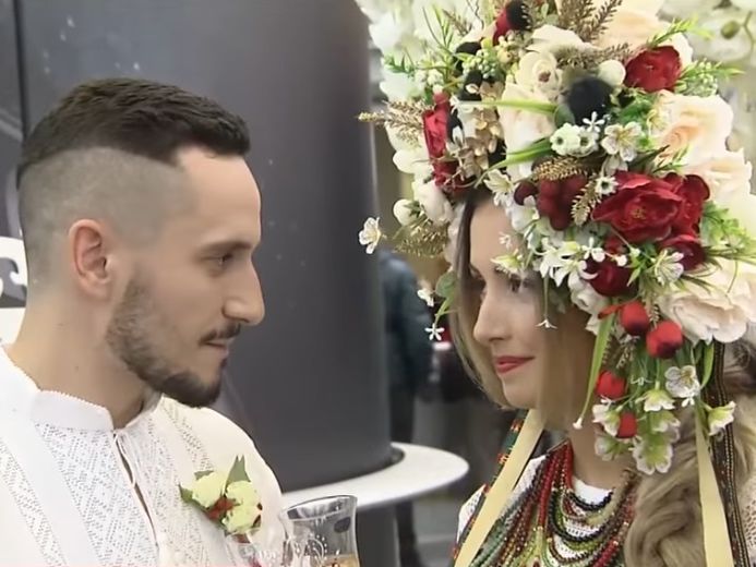 В аэропорту Борисполь заключили первый "брак за сутки". Видео