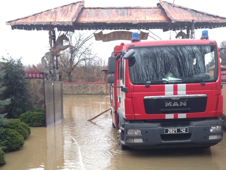 Паводок в Закарпатье. Подтоплено более 800 домохозяйств, эвакуировано 146 жителей