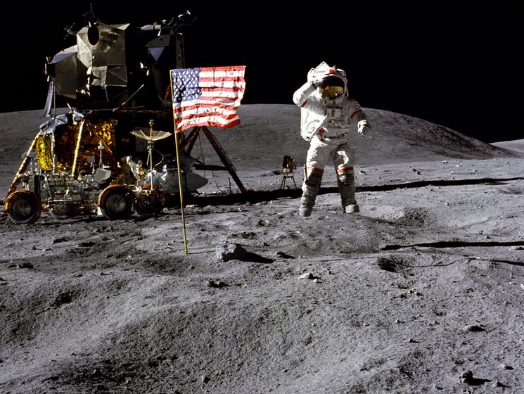 Умер американский астронавт Янг, дважды летавший на Луну