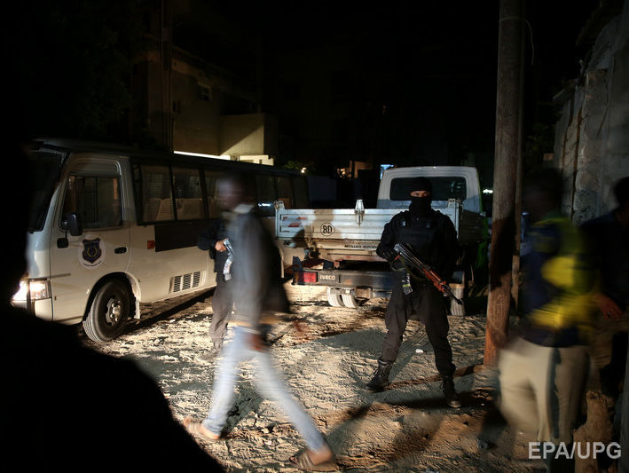 В результате нападения на аэропорт Триполи погибло по меньшей мере 20 человек