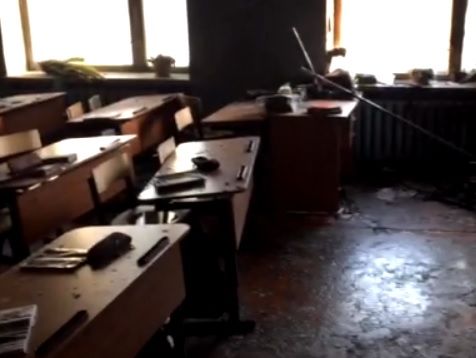 В школе в Бурятии подростки с топором и "коктейлем Молотова" напали на детей