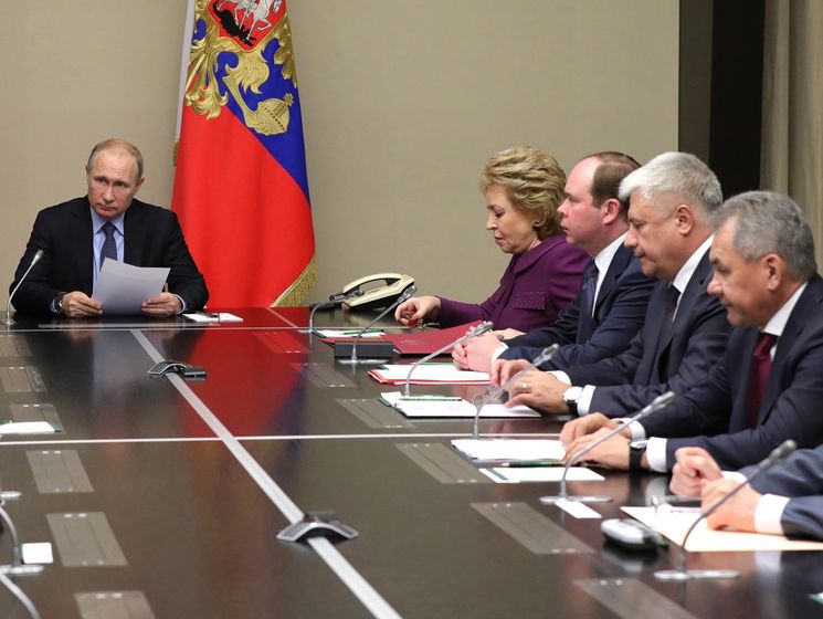 Путин обсудил закон о реинтеграции Донбасса с членами Совбеза РФ