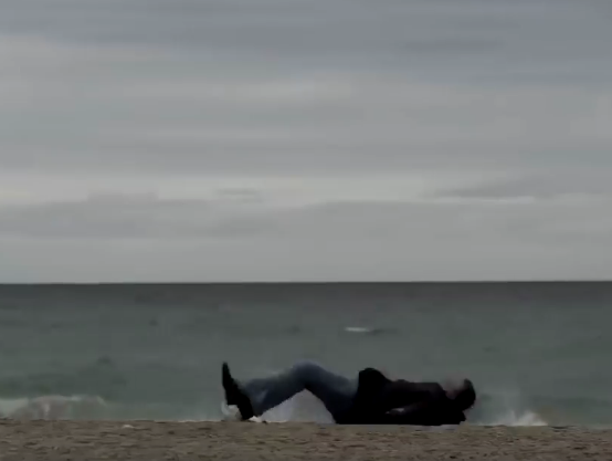 "Щось із чимось". Саакашвілі на пляжі під Одесою породило серію коубів. Відео