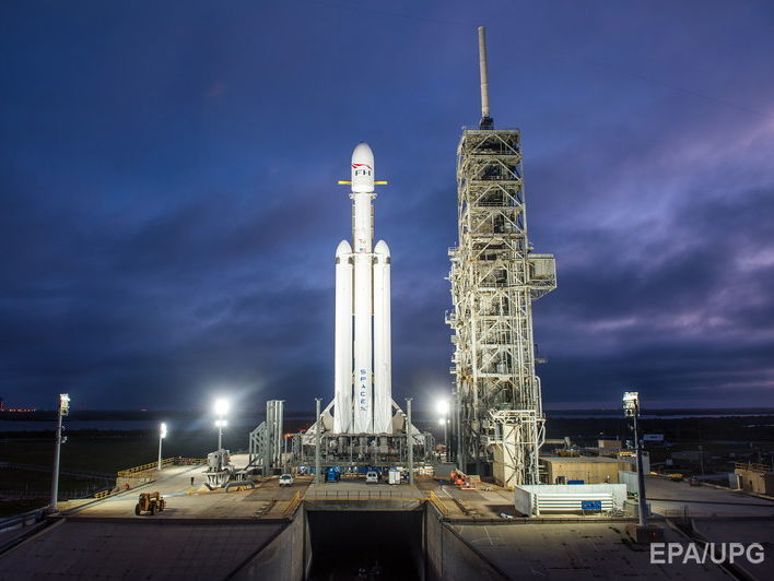 Маск сообщил, что Falcon Heavy запустят к Марсу в феврале