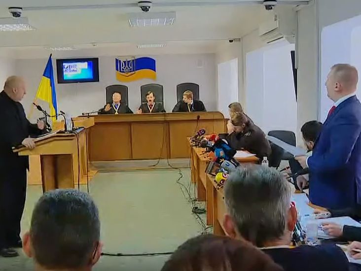 Сердюк в суде потребовал, чтобы Турчинов уважал Януковича. Видео
