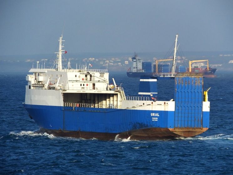 В Тунисе задержали судно с российским оружием для "нерегулярной армии"