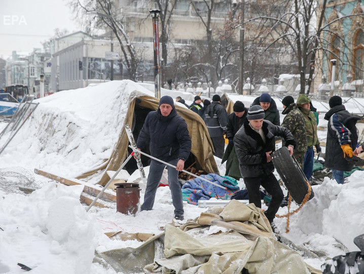 Полиция отпустила 112 задержанных в палаточном городке активистов – Егор Соболев